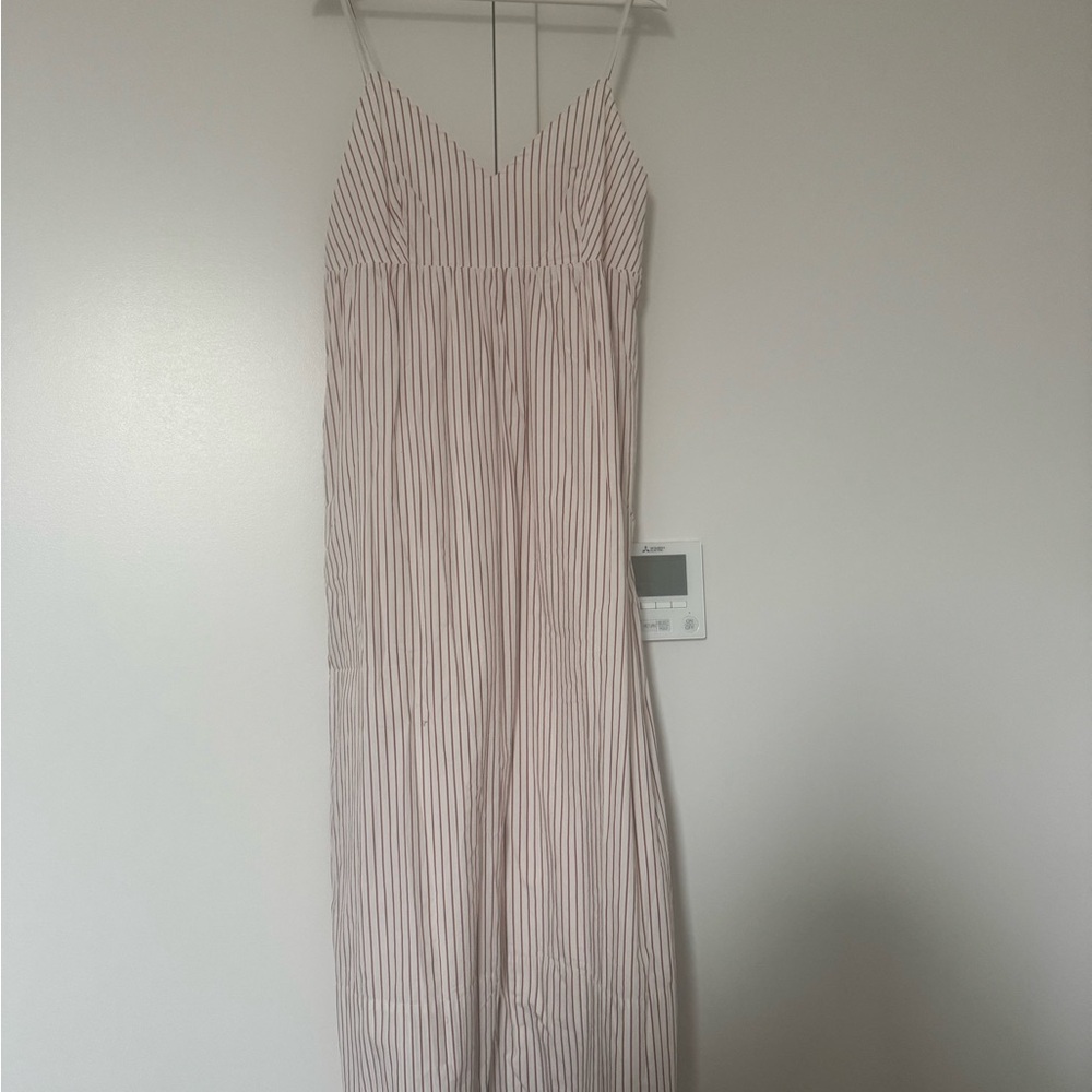 Elegant Red Striped Maxi Dress - Picture 3 of 4